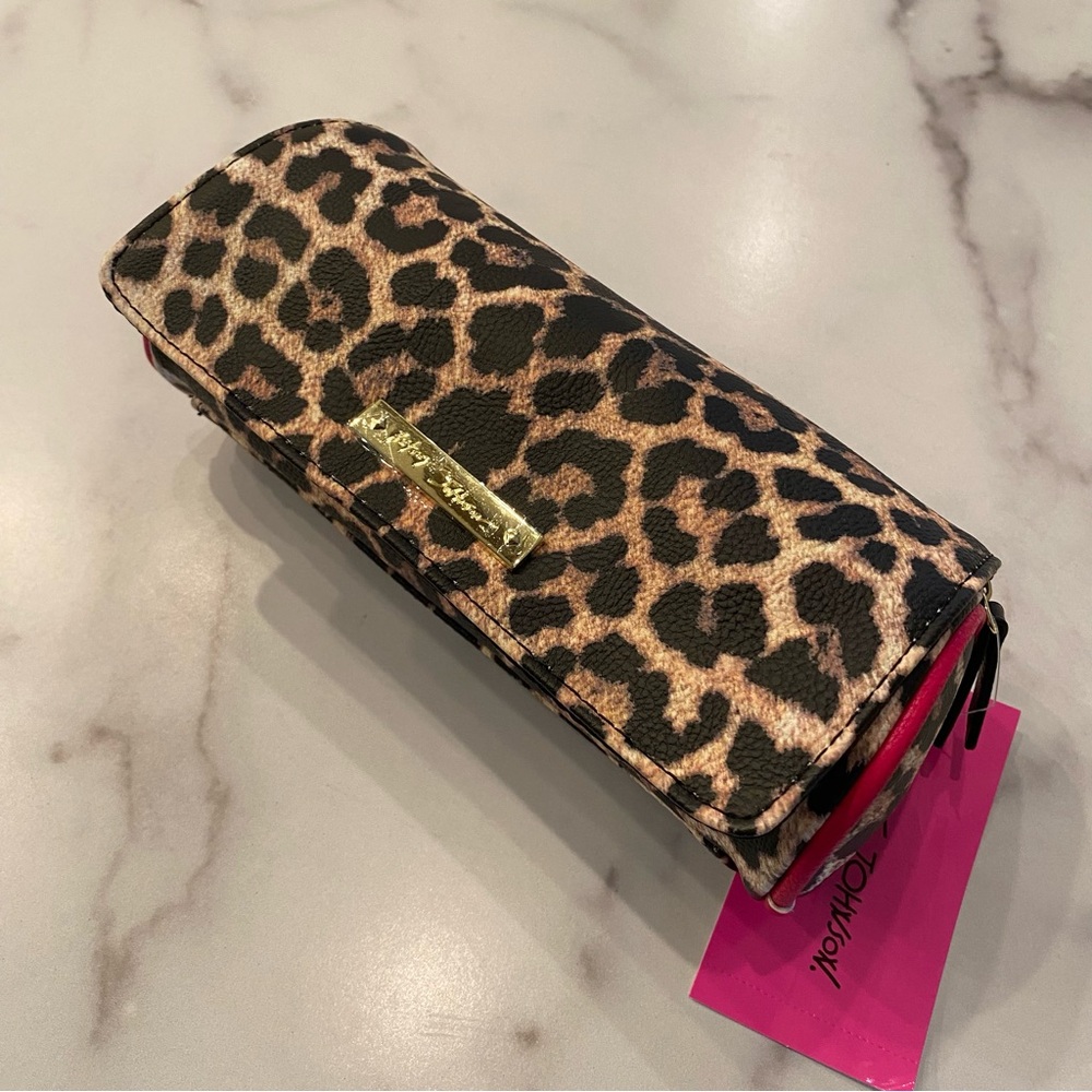 BETSEY JOHNSON Leopard Cheetah Print Round Makeup Brush Cosmetic Case